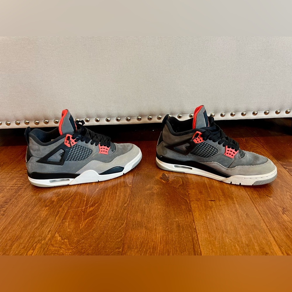 Air Jordan 4 Retro